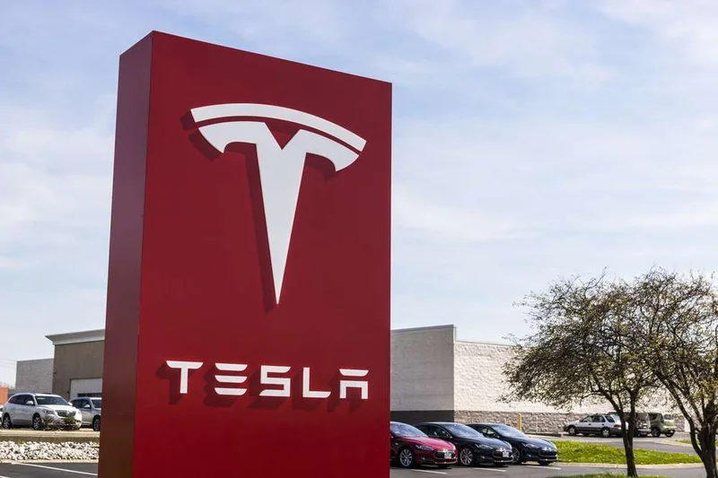 Tesla: stock price, Cybertruck, and FSD's latest reality